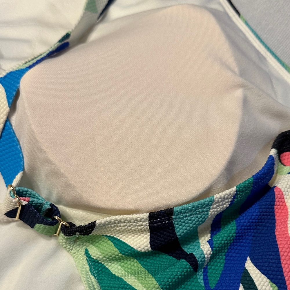 Shade & Shore Tropical Swim One Piece 🌴 🩱 - Picture 7 of 8